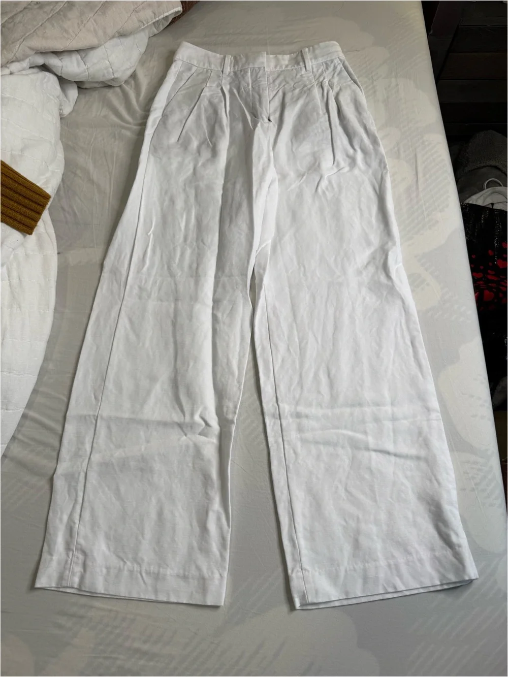 Classic Wide-Leg Linen-Blend Pants in White